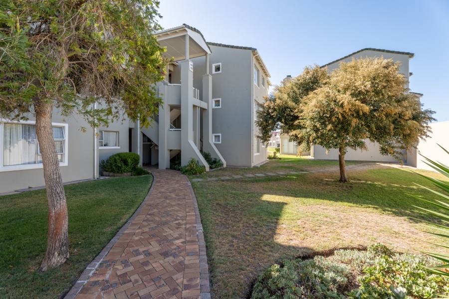 To Let 3 Bedroom Property for Rent in Greenways Golf Estate Western Cape